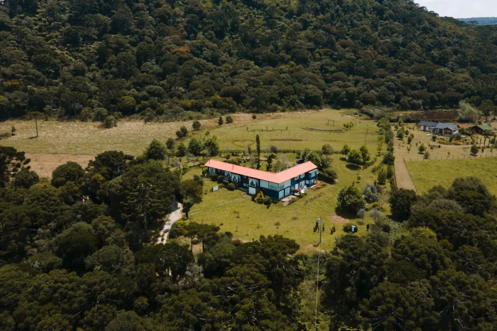Vista aérea da Pousada Cantos e Encantos em Urubici.
