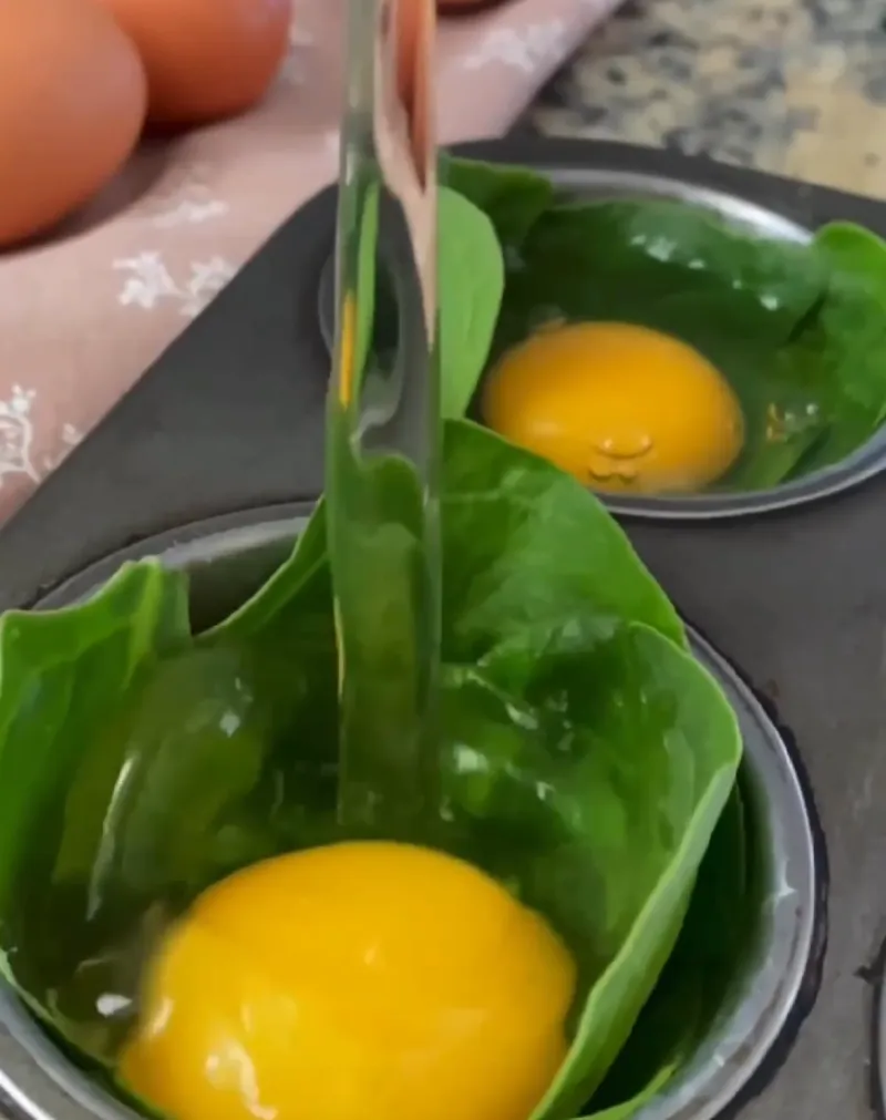 Ovos preparados na hora no café da manhã da Pousada Cantos e Encantos em Urubici, com ingredientes frescos
