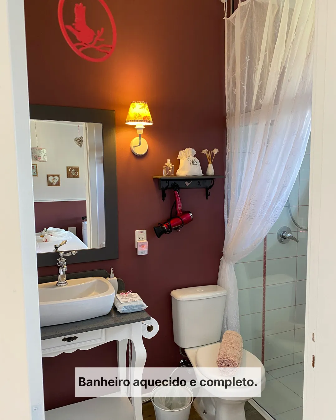 Banheiro aquecido e confortável da Pousada Cantos e Encantos em Urubici