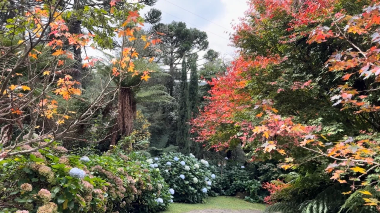 pousadacantosencantos-jardimoutono2 pousadacantosencantos-jardimoutono2